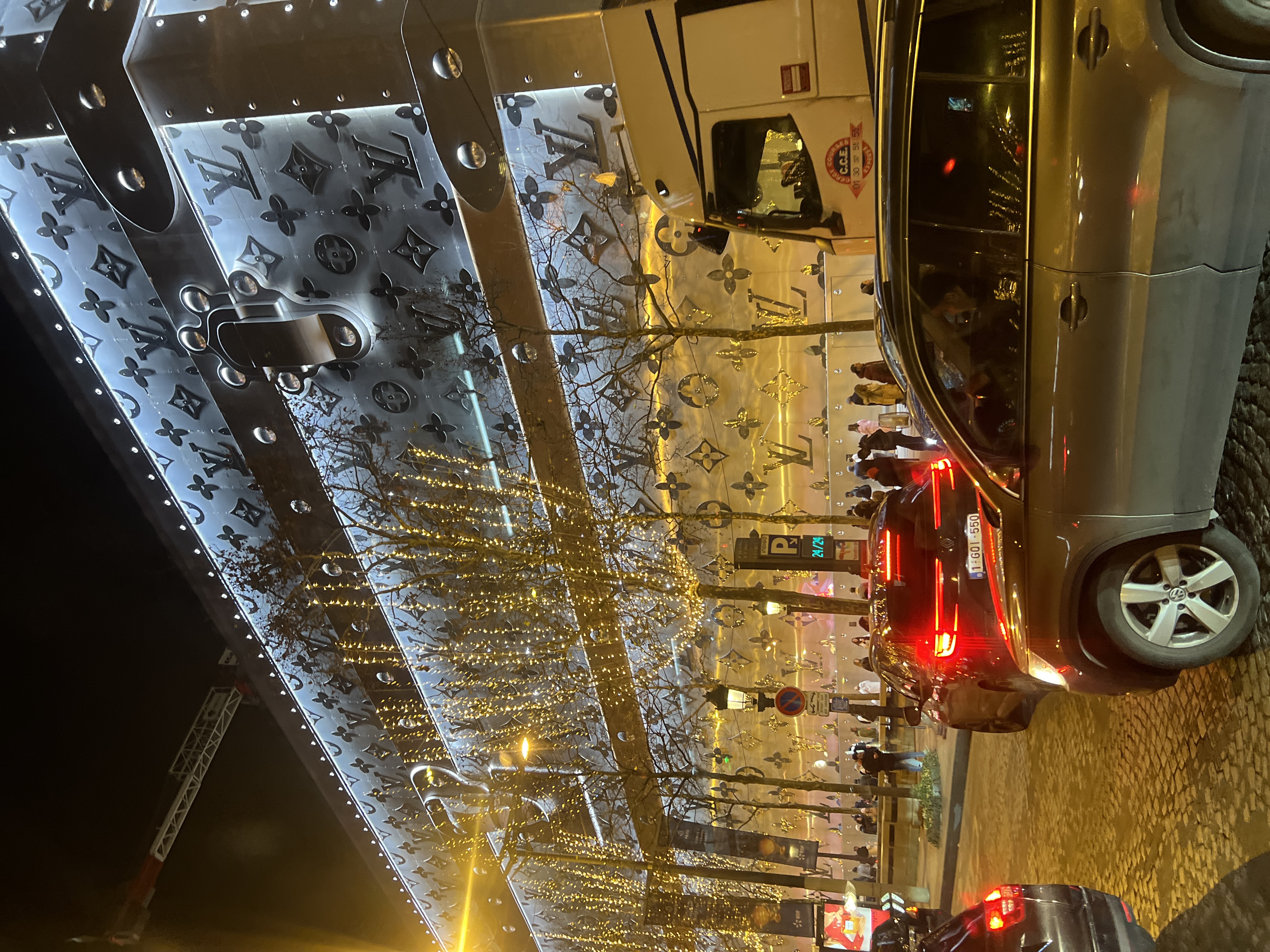 PARIS BY NIGHT 