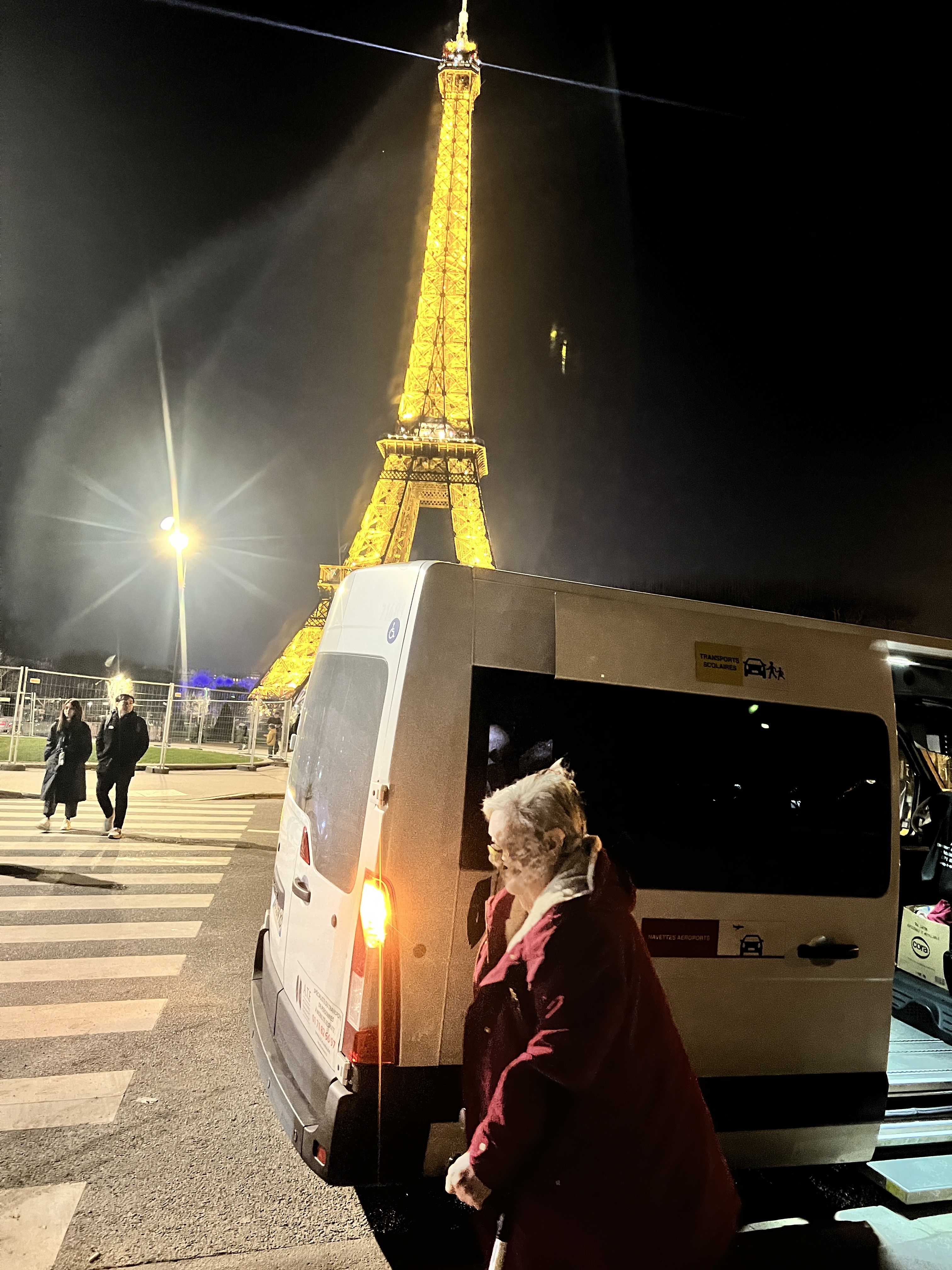 PARIS BY NIGHT 
