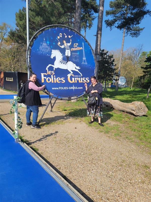 Soleil, spectacle et bonne humeur Soleil, spectacle et bonne humeur