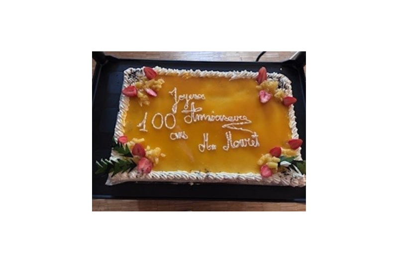 100 100