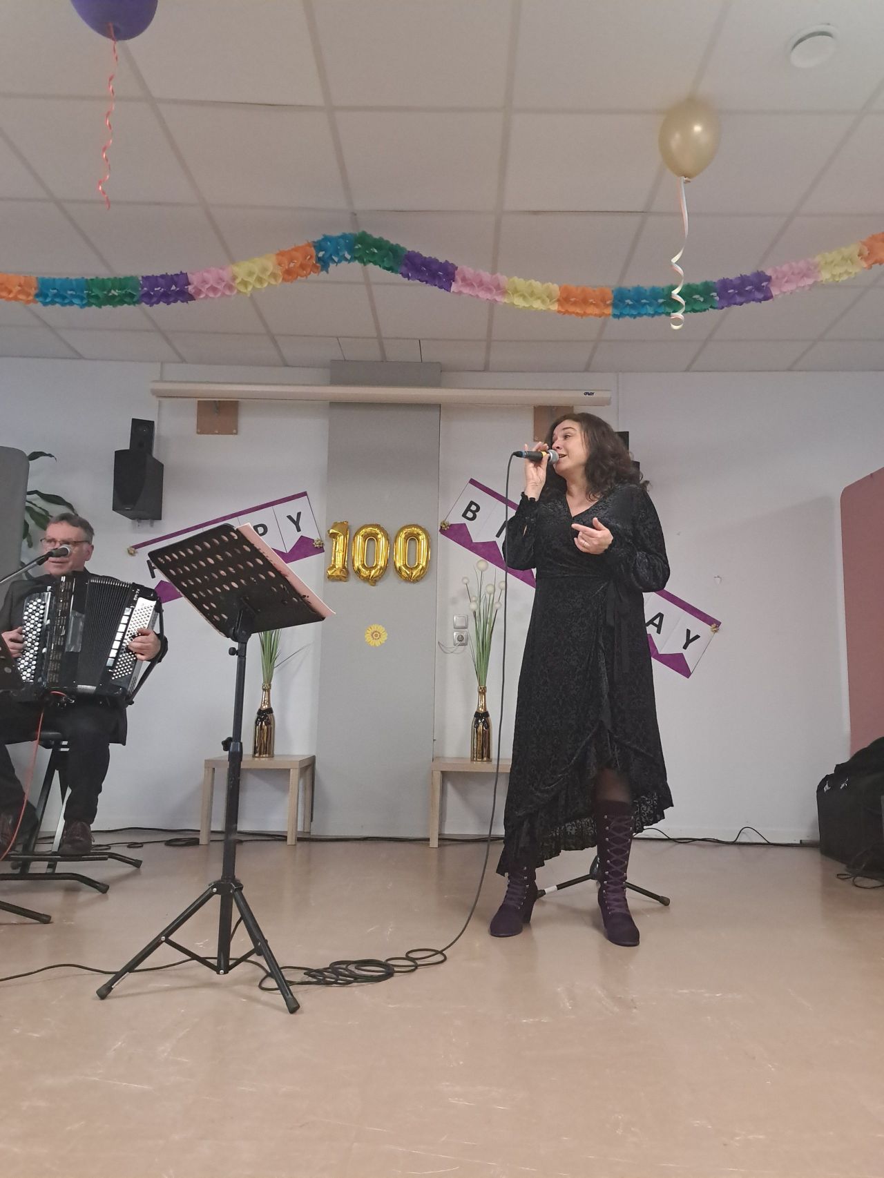 100 ANS