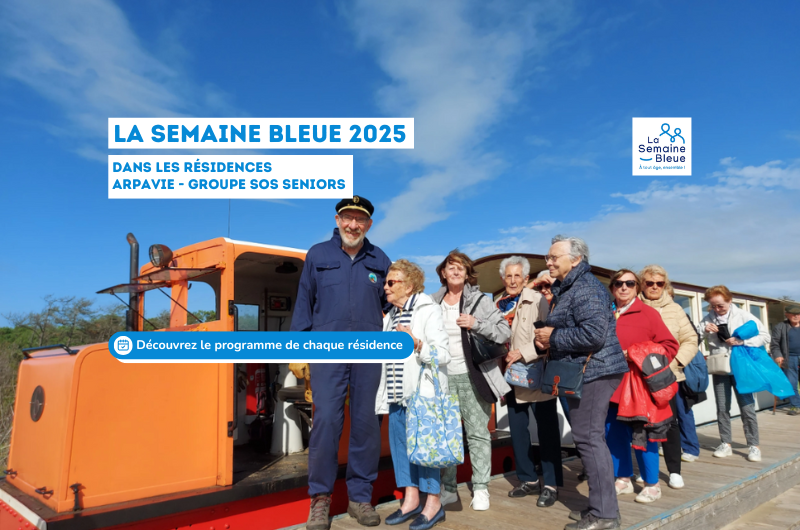 ARPAVIE SEMAINE BLEUE 2025 Une photo d'un groupe de personnes âgées devant un train
